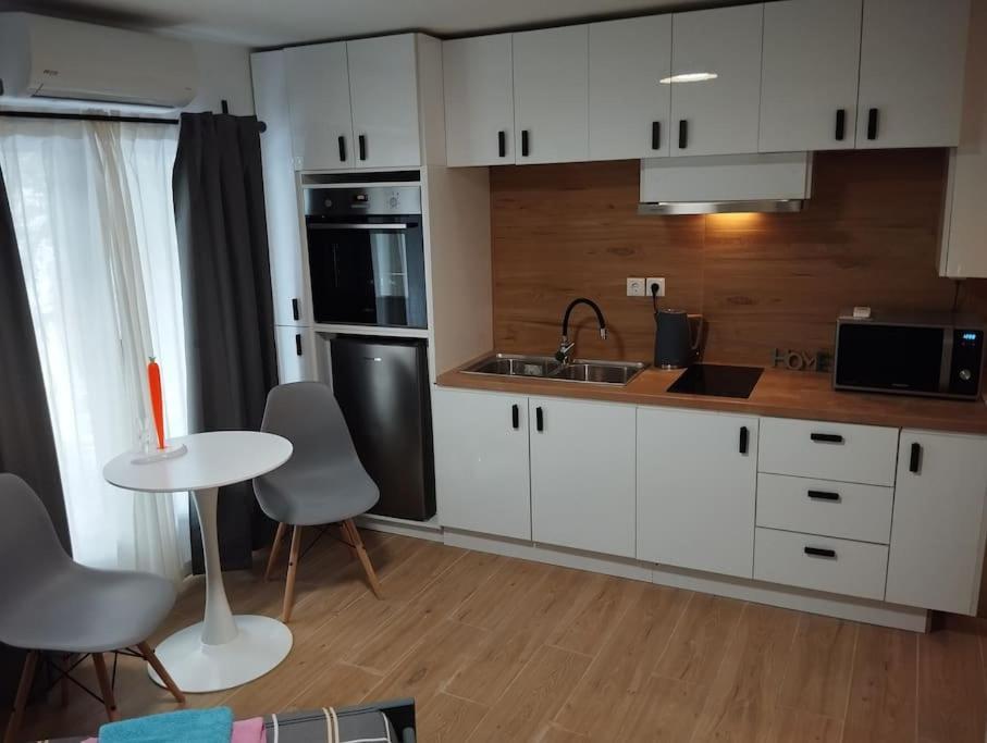 Nektar Cosy Apartment In City Centre Athena Bagian luar foto